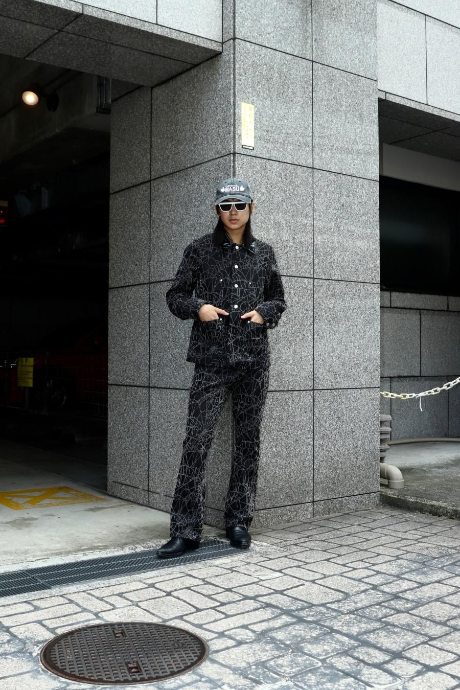 MASU（エムエーエスユー）のFLOCKY WEB FLARE PANTS BLACKの通販