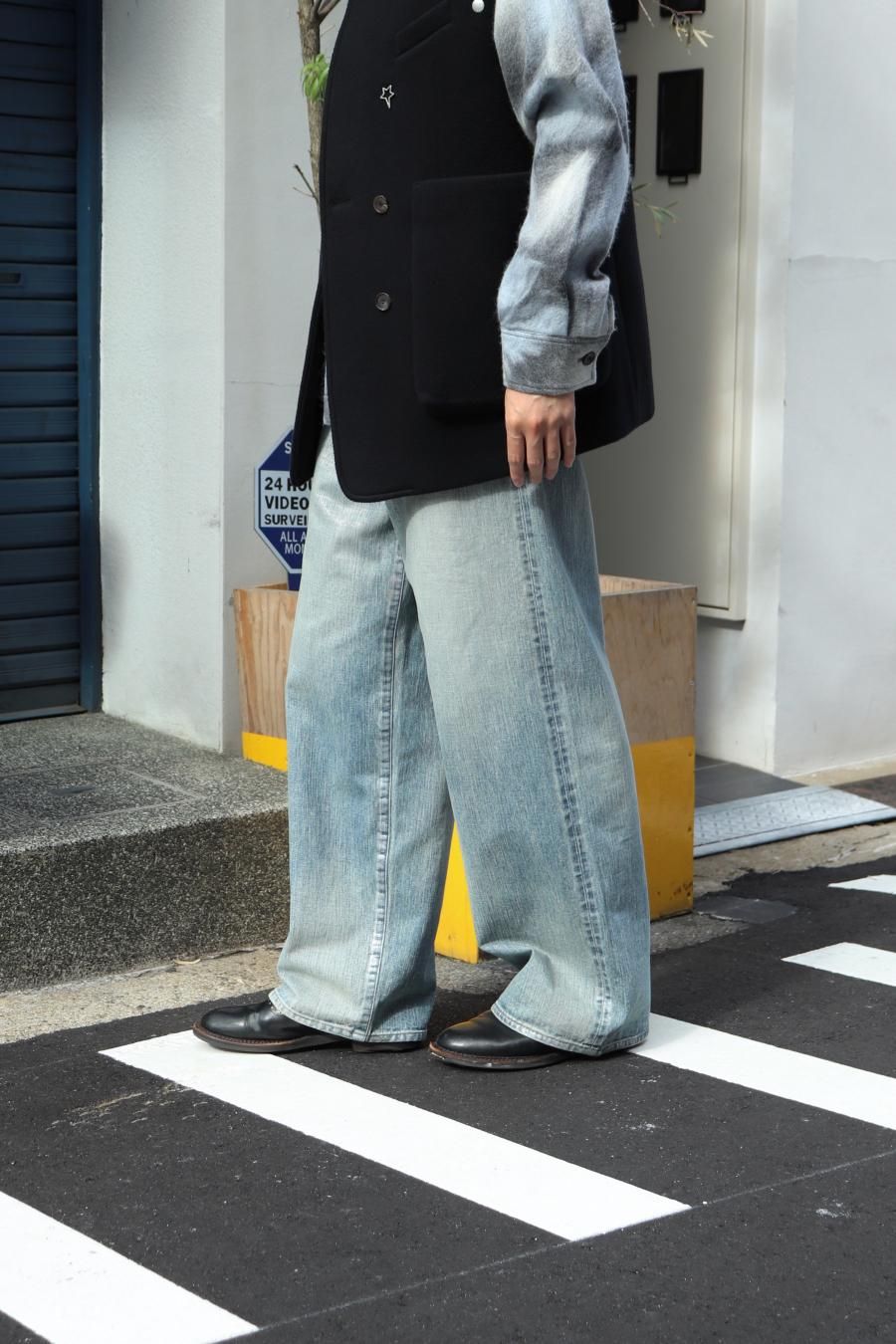 SUGARHILL(シュガーヒル)のFOILED DENIM TROUSERS WIDE CUT SUGARHILL(シュガーヒル)のFOILED DENIM TROUSERS WIDE CUT