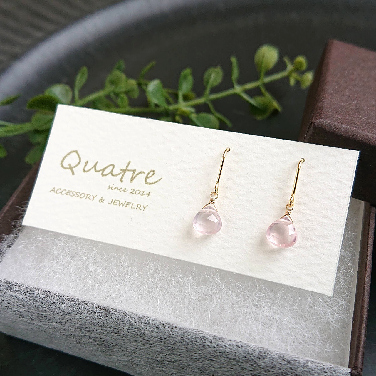 【国内発送】カルセドニー or ローズクオーツ イヤークライマー 天然石ジュエリー&アクセサリーQuatre ONLINE STORE