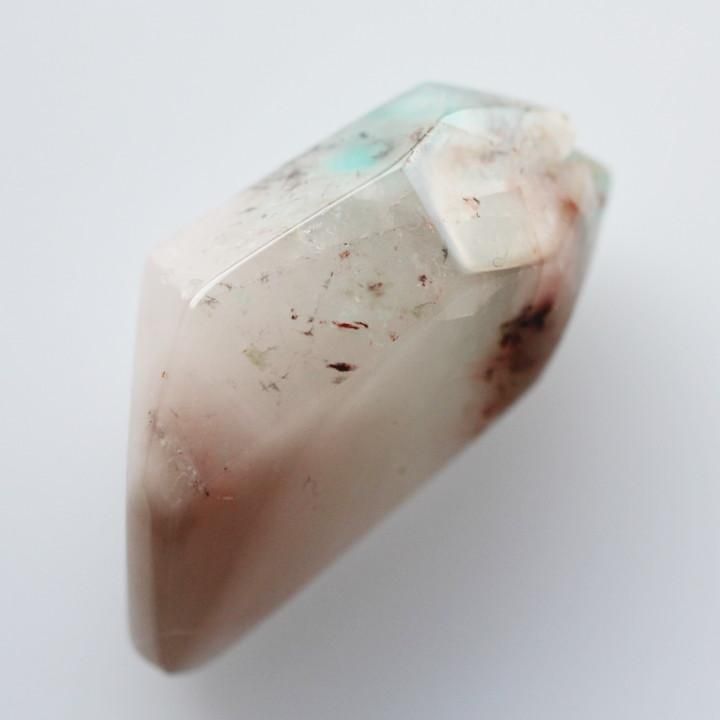 最終値下げ　貴重標本アホイト入り水晶(南アフリカ産) 南アフリカ産 アホイトinクォーツ – 天然石ハッピーギフト