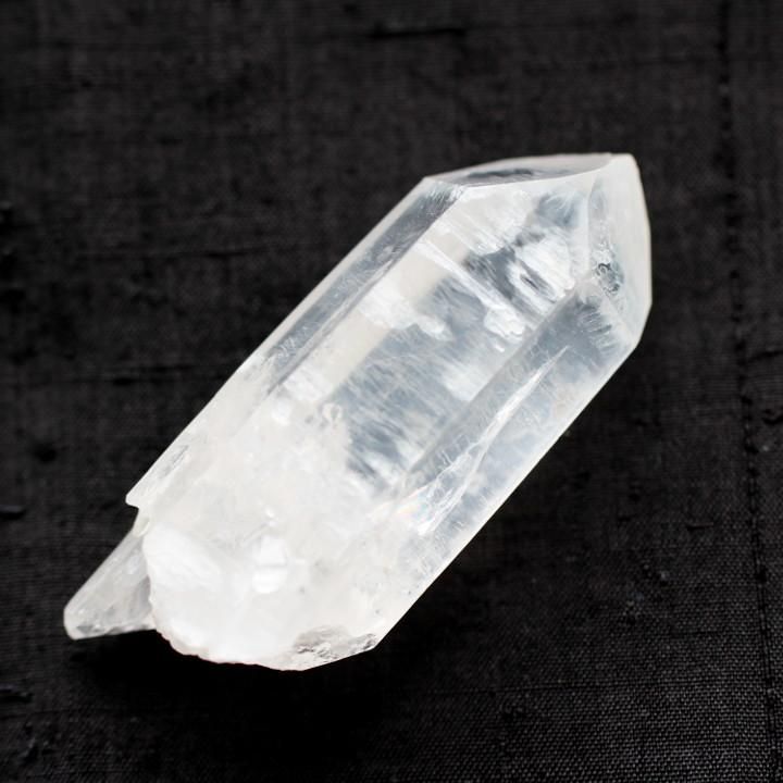 天然石　チタニウムインクォーツ　原石　クラスター　A68 天然石 チタニウムインクォーツ 原石 クラスター A68