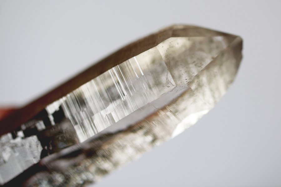 クローライト入り水晶　スイス産　鉱物標本 91×50×55mm