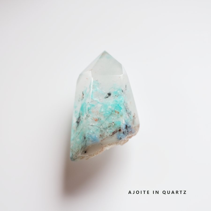 アホイトインクォーツ ポリッシュ Ajoite in Quartz／南アフリカ