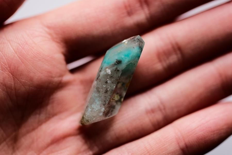 アホイトインクォーツ ポリッシュ Ajoite in Quartz／南アフリカ