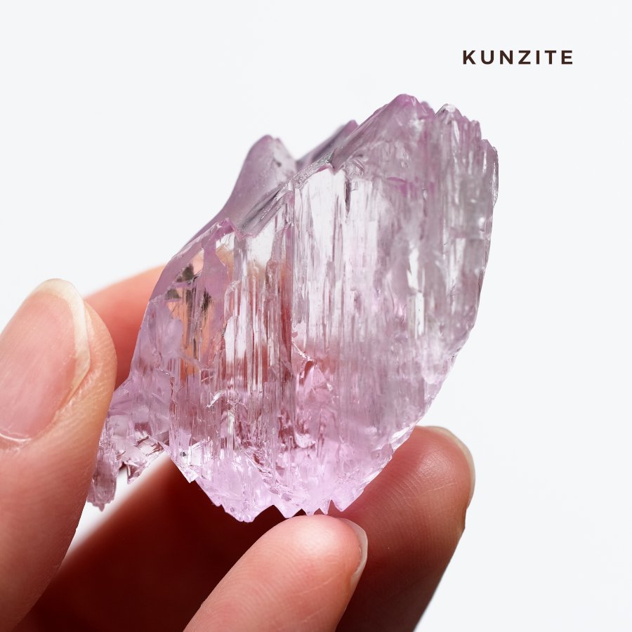 Kunzite クンツァイト／アフガニスタン Nunar Pech 産 - LIGHTNESS TREE /天然石・原石 ・クリスタルヒーリング・オンラインクリスタルショップ