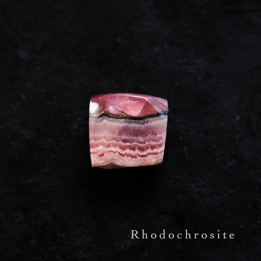 <img class='new_mark_img1' src='https://img.shop-pro.jp/img/new/icons8.gif' style='border:none;display:inline;margin:0px;padding:0px;width:auto;' />Rhodochrosite ɥ 롼Capillitas Mine Catamarca Argentina 를