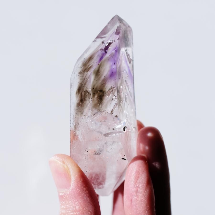 人気クリスタル！ ブランドバーグアメジスト1 ブランドバーグ・アメジスト 水入り／ナミビア・Brandberg産