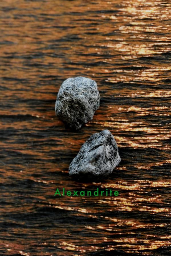 <img class='new_mark_img1' src='https://img.shop-pro.jp/img/new/icons8.gif' style='border:none;display:inline;margin:0px;padding:0px;width:auto;' />Melody's CollectionAlexandrite 쥭ɥ饤 Small pair 08ԥȥȻ