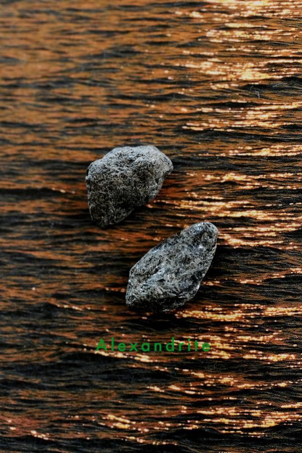 <img class='new_mark_img1' src='https://img.shop-pro.jp/img/new/icons8.gif' style='border:none;display:inline;margin:0px;padding:0px;width:auto;' />Melody's CollectionAlexandrite 쥭ɥ饤 Small pair 10ԥȥȻ