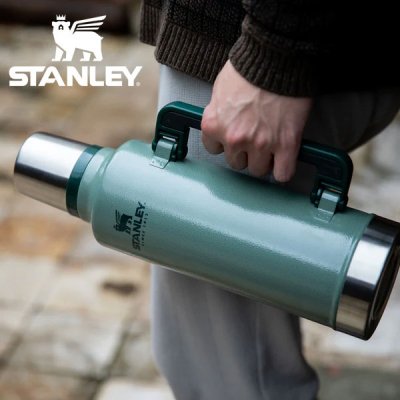 STANLEY スタンレー クラシック真空ボトル 1.9L 11348 水筒 マグボトル 保温 保冷 キャンプ用品