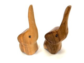 木製 鼻上げ象の置物