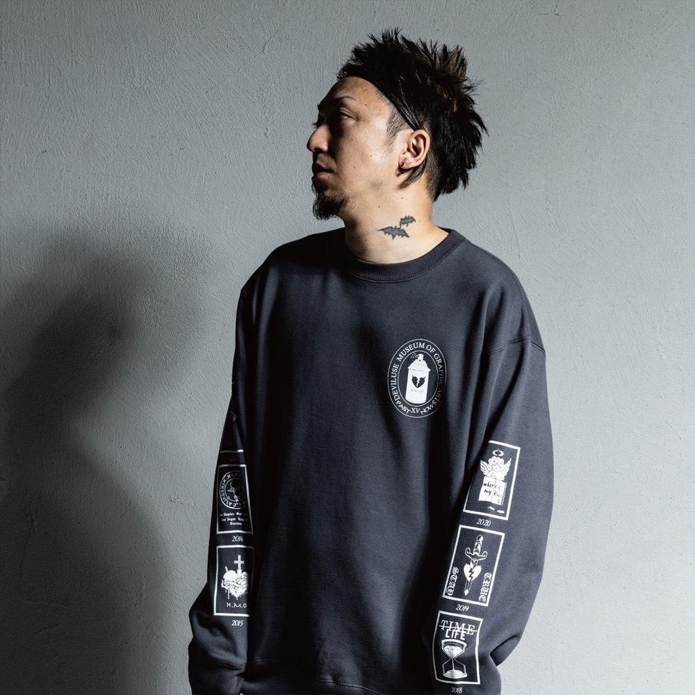 Museum Crewneck(Black) - Deviluse ONLINE STORE