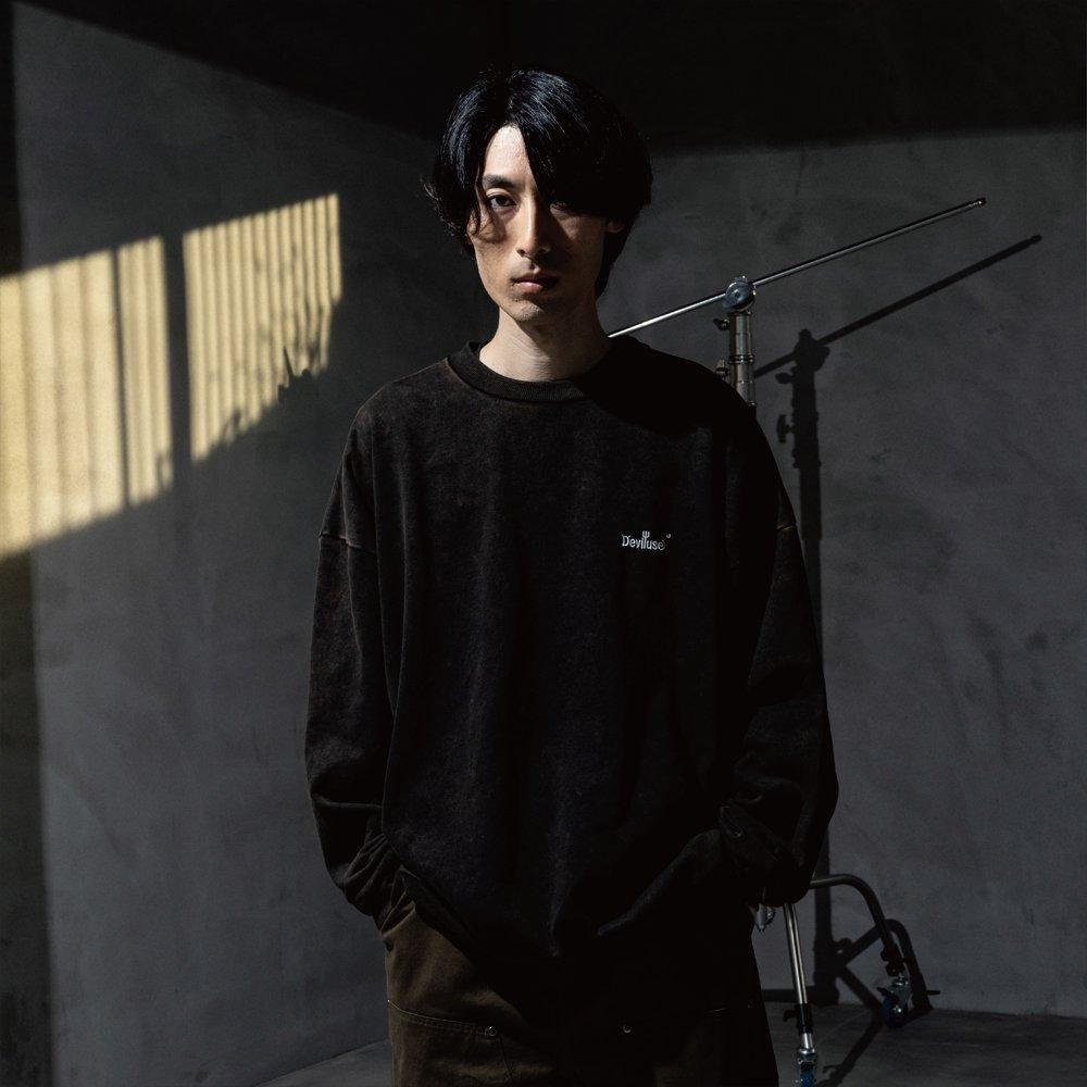 Small Logo Crewneck(Black) - Deviluse ONLINE STORE