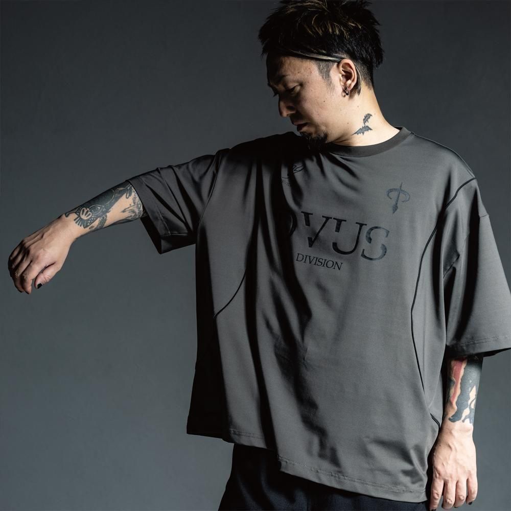 出品準備中　deviluse ネイビー Tシャツ Deviluse Devilロゴ Tシャツ ネイビー - メルカリ