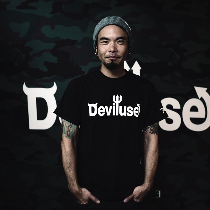 Logo T-shirts(Black) - Deviluse ONLINE STORE