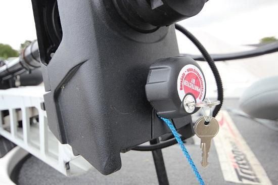 DuraSafe バウマウントトローリングモーターロック フォー
