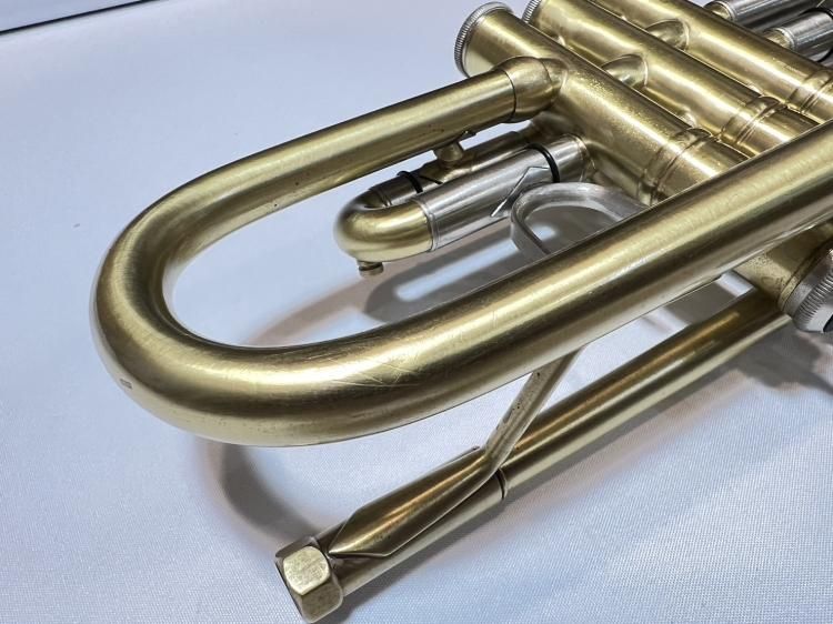 楽器で世界を結ぶ 野中貿易株式会社