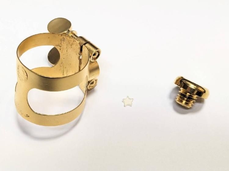 ブルズアイ アルトサックス マウスピース用リガチャー サテンGP【服部