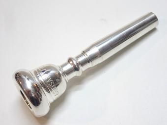 【中古美品】トランペットマウスピース3本セット BACH、YAMAHA、金銀 中古美品】トランペットマウスピース3本セット BACH、YAMAHA