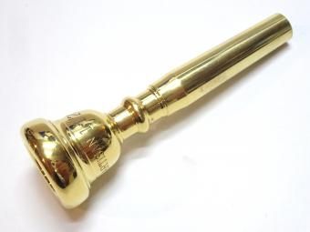【中古美品】トランペットマウスピース3本セット BACH、YAMAHA、金銀 中古美品】トランペットマウスピース3本セット BACH、YAMAHA
