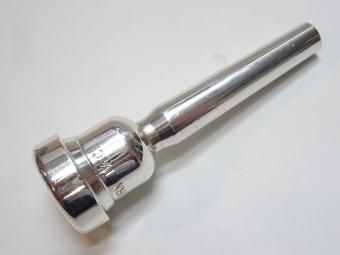 【中古美品】トランペットマウスピース3本セット BACH、YAMAHA、金銀 中古美品】トランペットマウスピース3本セット BACH、YAMAHA