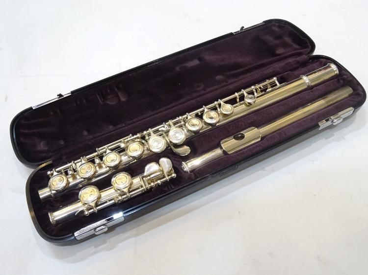 YAMAHA ヤマハ フルート YFL-211SⅡ 管楽器 Eメカ付 新品クロス ヤマハ フルート YFL-211SII【西巣鴨】【中古 - 服部管楽器オンライン