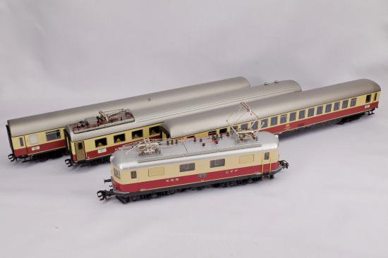 Trix HO 21238 TEE DB & SBB Re4/4 Bavaria Express - サロンＦ２ ネットショップ