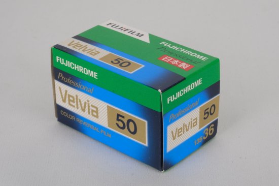 Fujifilm Velvia 50 36枚撮り ポジフィルム - サロンＦ２ ネットショップ