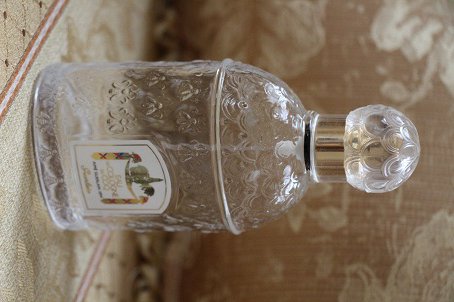 フランスｖｉｎｔａｇｅ ゲランの香水瓶 ｌｅ ｃｈａｔｅａｕ ｒｏｓｅ