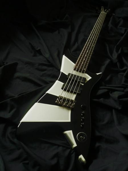 完成品 DIR EN GREY toshiya Edwards 5弦ベース 佐川発送 | www.vendee