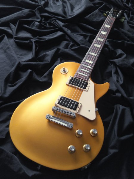 中古 Gibson Les Paul 50 S Tribute 16 Satin Gold Top 中古楽器の販売 ロトミュージック 公式サイト