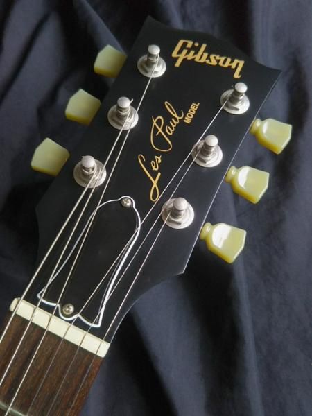 中古 Gibson Les Paul 50 S Tribute 16 Satin Gold Top 中古楽器の販売 ロトミュージック 公式サイト