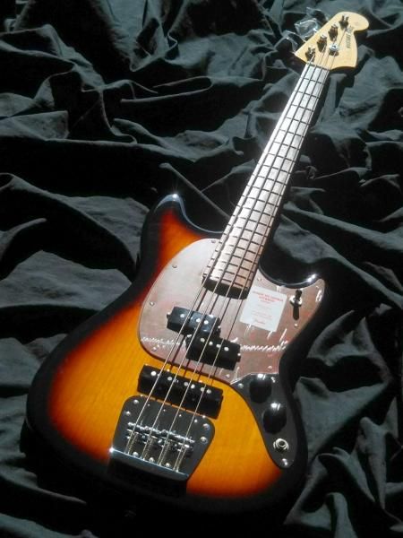 中古】Fender Made in Japan Hybrid Mustang Bass 3-Color Sunburst 