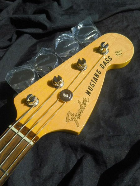中古】Fender Made in Japan Hybrid Mustang Bass 3-Color Sunburst 