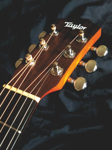 ☆送料無料☆【中古】Taylor BT2e Baby Taylor Mahogany-e 2020年製 【新品同様】 - 中古楽器の販売  ロトミュージック 公式サイト