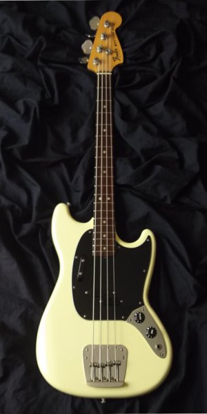 中古】Fender Mustang Bass 1977 Olympic White - 中古楽器の販売 ロト