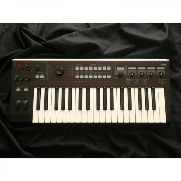 中古】KORG R3 Synthesizer/Vocoder ☆ソフトケース付☆ コルグ 