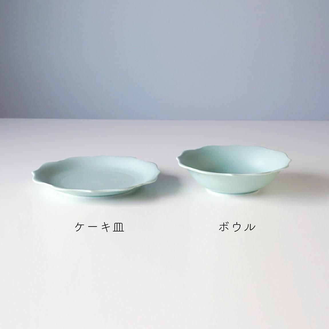 ミルキーカラーの輪花皿 / ケーキ皿 / ボウル / トウジキトンヤ［全3色