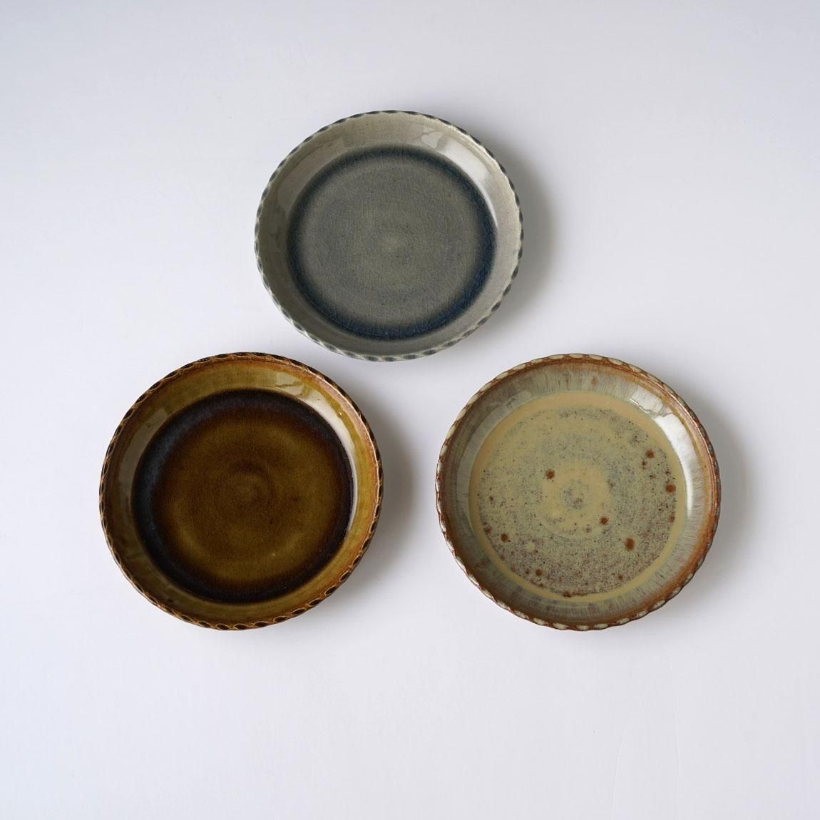 マ*ル様 円形蓋付き陶器 緑色模様 マ*ル様 円形蓋付き陶器 緑色模様（古びた佇まいが惹きつける