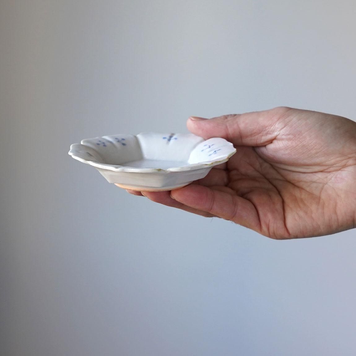 前田麻美 / 染付小花紋 輪花5寸皿 | 小皿 | 15cm - Anchor