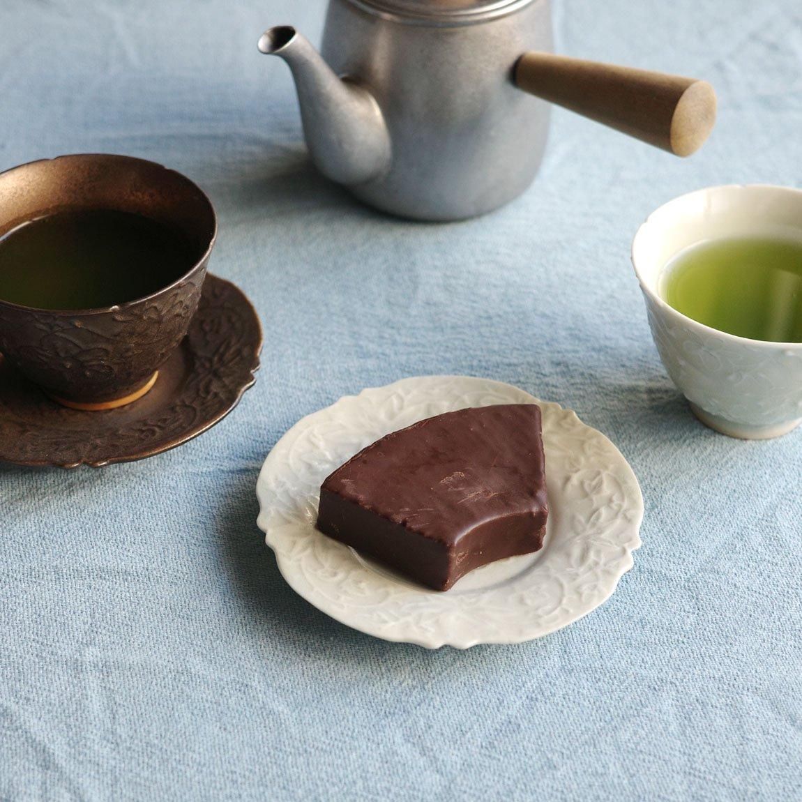 前田麻美 / 花唐草稜花 / 豆皿［全2色］ | 料理に華を添える美しい陶芸
