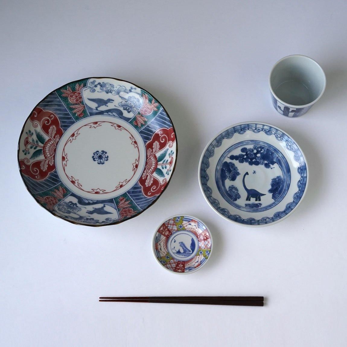 新品未使用　赤絵瀬戸染付モリゾーキッコロ祥瑞皿　直径31cm 大皿　桐箱付 Amazon.co.jp: 赤絵瀬戸染付モリゾーキッコロ祥瑞皿 直径31cm