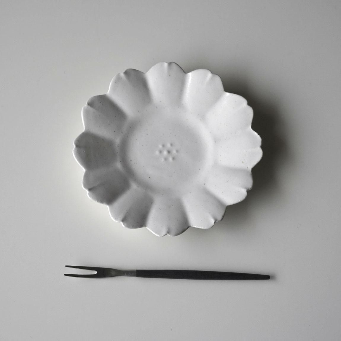 鈴木しのぶ 野花 小皿 | 益子焼 11cm - Anchor Bridge アンカー