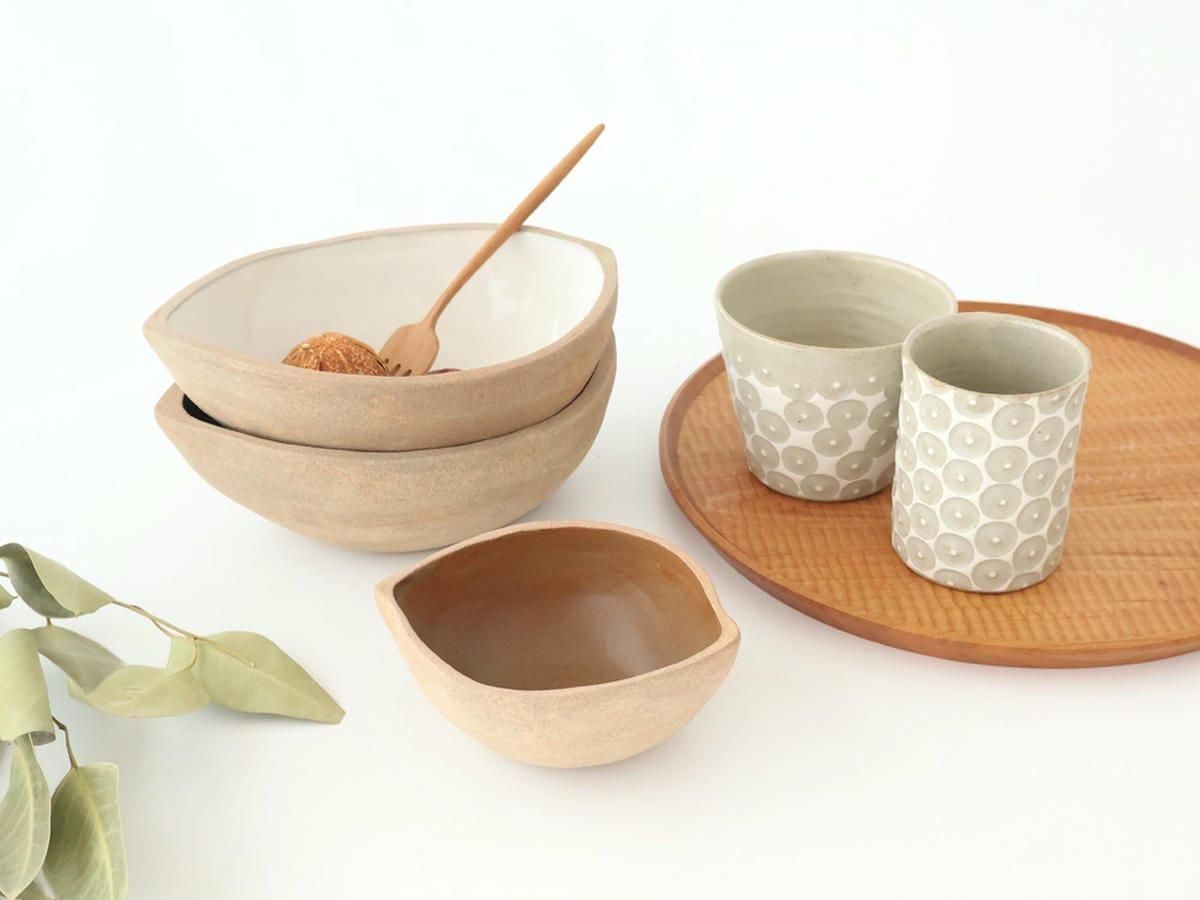 和食器　美土里窯　鼠志野　向付　五客　共箱　M　R7595F 商品詳細｜satou259｜鼠志野椿文片口冷酒器｜ワイン｜冷酒｜4860