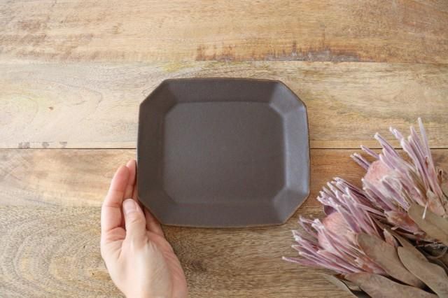 錆釉｜八角ケーキ皿｜陶器｜古谷製陶所｜和食器通販｜うちる｜和食器の