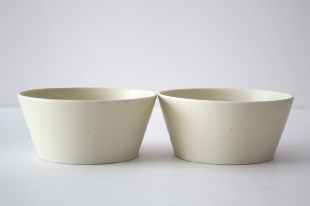 flat｜bowl｜アイボリー｜磁器｜KANEAKI SAKAI POTTERY｜和食器通販｜うちる｜和食器の皿、鉢、飯碗など