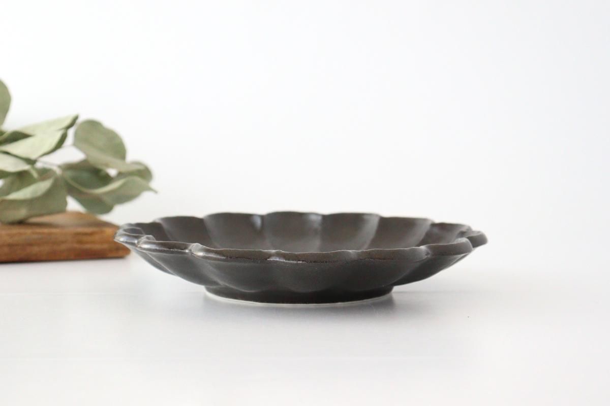期間限定30％OFF! 7寸皿｜黒｜磁器｜菊花｜美濃焼｜和食器通販｜うちる｜和食器の 食器
