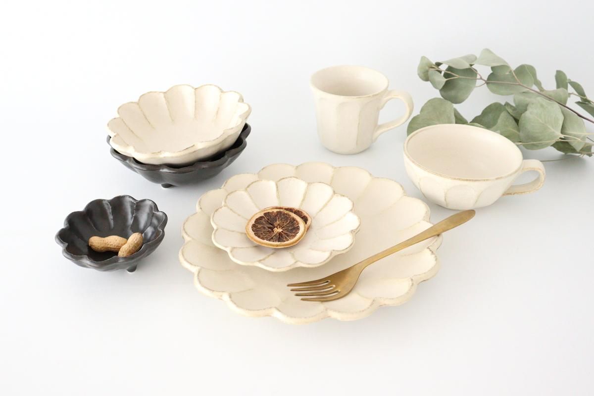 8寸皿｜黒｜磁器｜菊花｜美濃焼｜和食器通販｜うちる｜和食器の皿、鉢