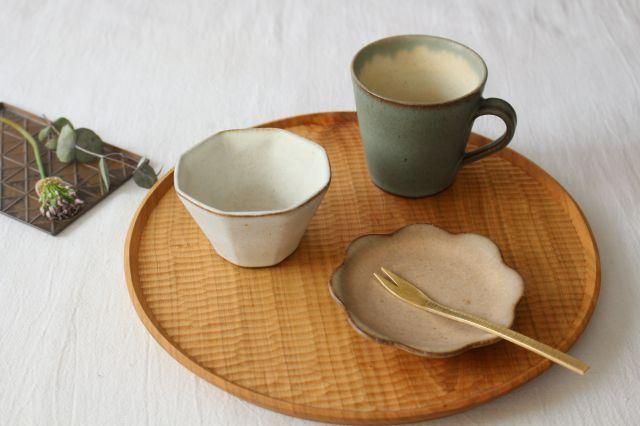 花型小皿｜ピンクベージュ｜陶器｜鯨井円美｜和食器通販｜うちる