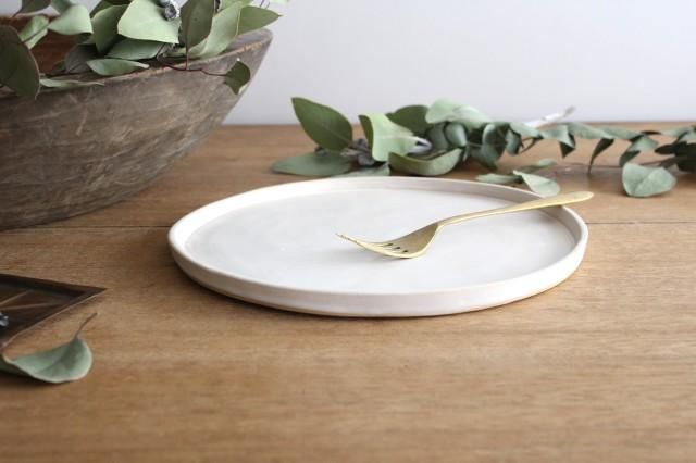 直井真奈美さん　平皿　大　新品未使用品　匿名発送　A 平皿｜24cm｜白｜陶器｜直井真奈美｜和食器通販｜うちる｜和食器の皿